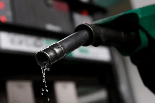 Fuel price nears N1,000 per litre in Nigeria as marketers, retailers trade blame